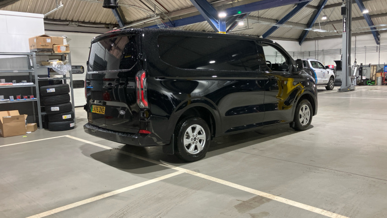 Ford Transit Custom E-320 L1 Rwd 100kW 65kWh H1 Van Limited Auto